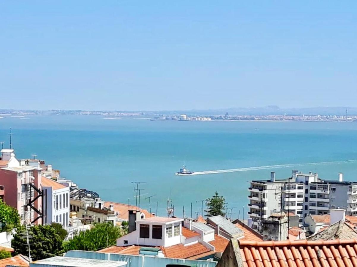 Comfortable Apartment With Balcony And Sea View In Lisbon 50 M² Exterior photo